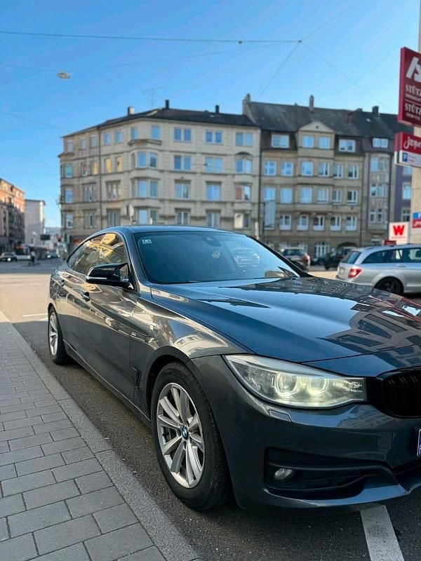 Gebraucht BMW 320 2014 Grau Limousine