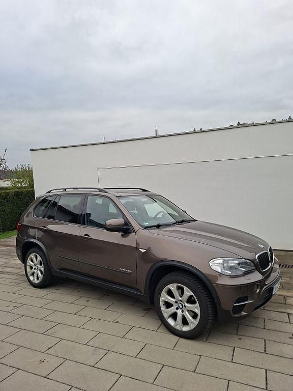 Second-hand BMW X5 245 CP (180 kW) 2012 Maro SUV