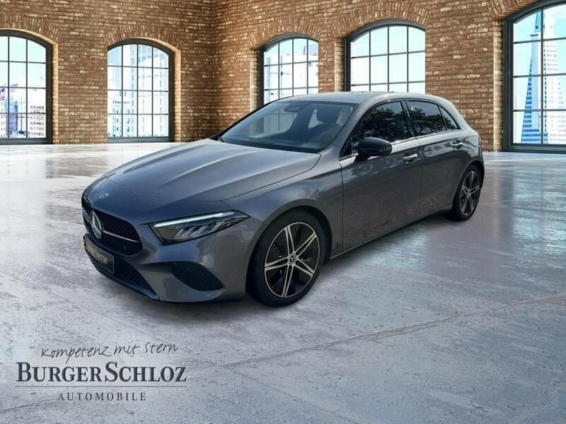 Grau Gebraucht 2024 Mercedes A180 Progressive Kleinwagen | 26.600 € (Guter Preis) - Bild 1/4