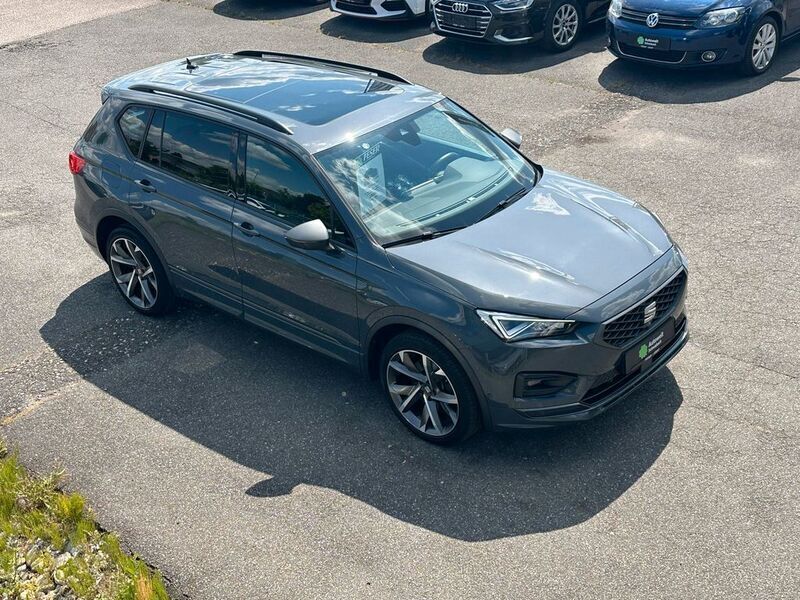 Delfin grau metallic Gebraucht 2021 Seat Tarraco FR SUV | 27.900 € (Fairer Preis) - Bild 1/4
