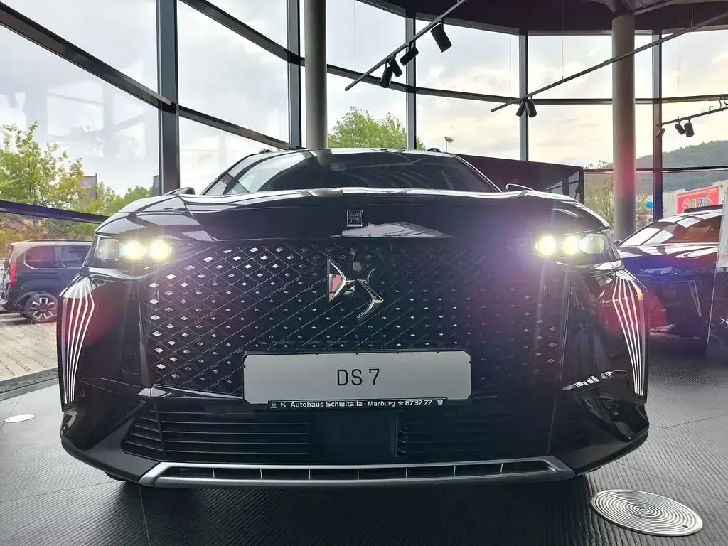 Neu DS Automobiles DS7 Crossback 131 PS (96 kW) 2026 Schwarz SUV