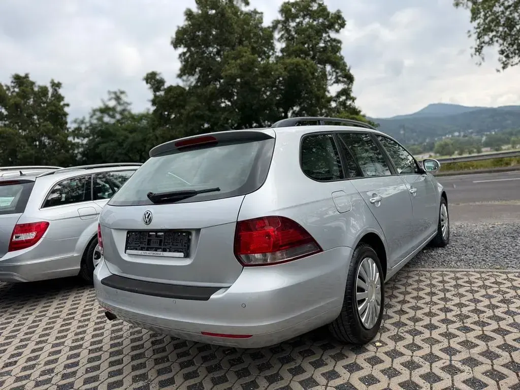 Gebraucht VW Golf VI Trendline 105 PS (77 kW) 2011 Silber Kleinwagen