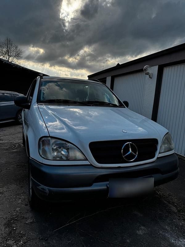 Gebraucht Mercedes ML230 150 PS (110 kW) 1999 Weiß SUV