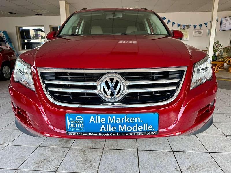 Gebraucht VW Tiguan 150 PS (110 kW) 2008 Wild cherry red metallic SUV