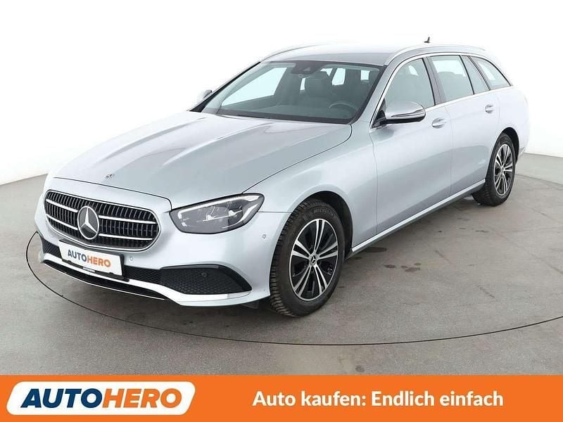 Hightech silber Gebraucht 2021 Mercedes E220 Avantgarde Kombi | 34.070 € (Guter Preis) - Bild 1/3