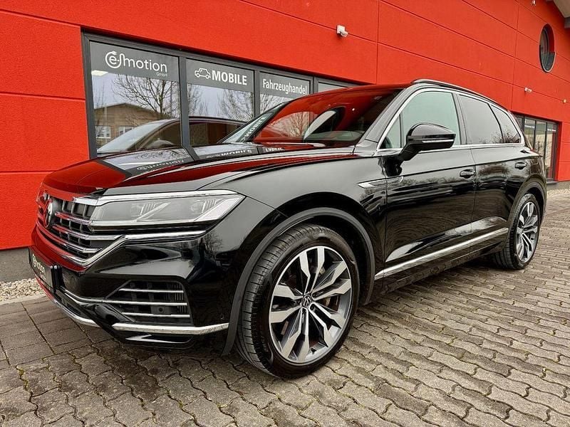 Grenadillschwarz Gebraucht 2022 VW Touareg Elegance SUV | 48.980 € (Guter Preis) - Bild 1/4