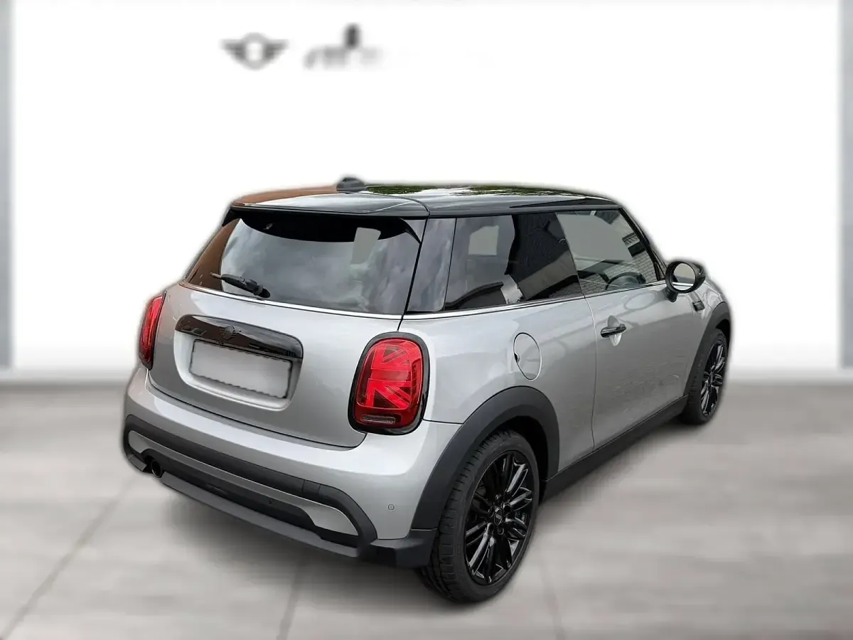 Gebraucht Mini Cooper Classic 136 PS (100 kW) 2024 Grau metallic Kleinwagen