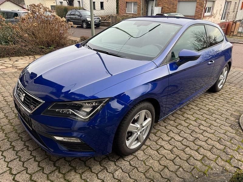 Blau Gebraucht 2018 Seat Leon SC FR Kleinwagen | 10.950 € (Guter Preis) - Bild 1/4