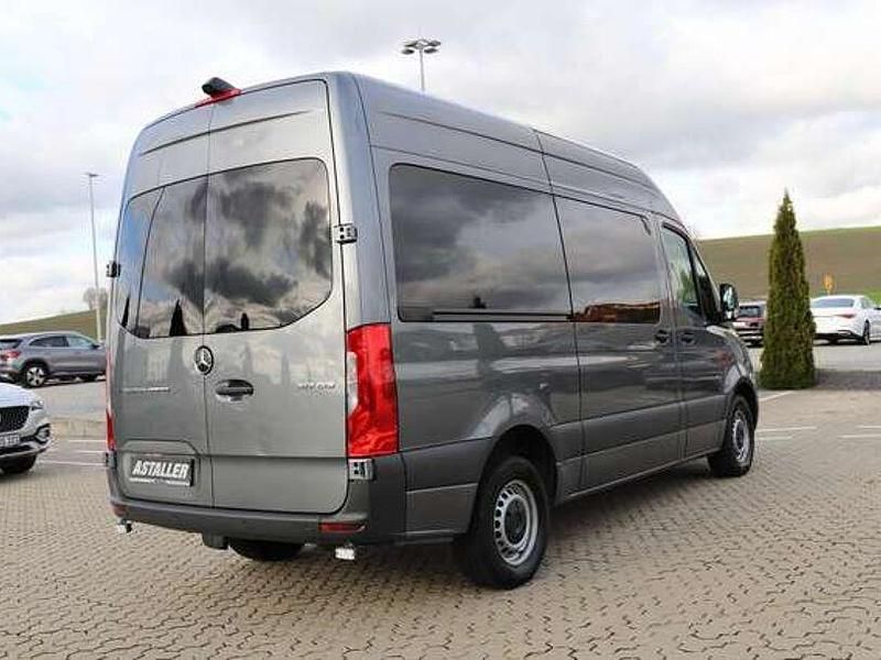 Gebraucht Mercedes Sprinter 170 PS (125 kW) 2023 Selenitgrau metallic Van