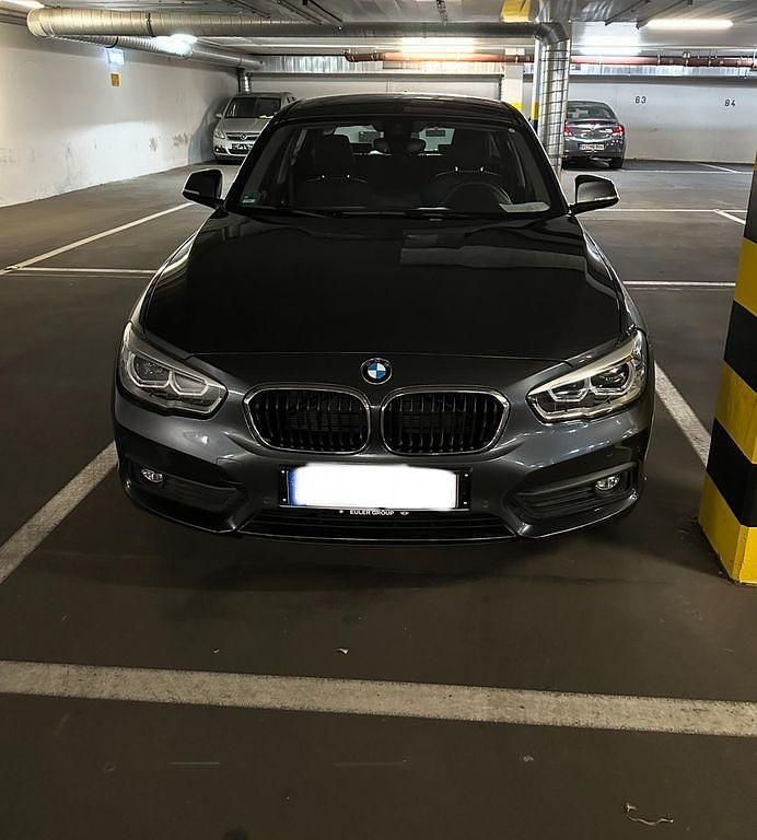 Grau Gebraucht 2019 BMW 120 Advantage Kleinwagen | 18.800 € (Superpreis) - Bild 1/4