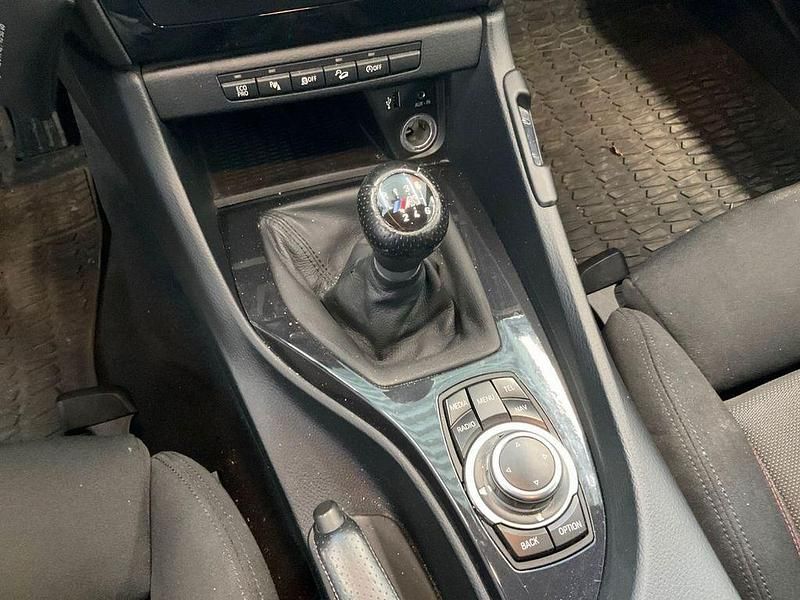 Second-hand BMW X1 184 CP (135 kW) 2015 Negru SUV