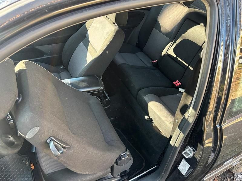 Gebraucht VW Golf IV 105 PS (77 kW) 2001 Schwarz Kleinwagen