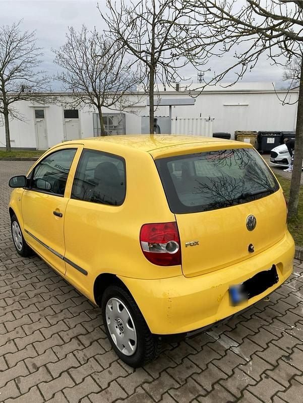 Gebraucht VW Fox 54 PS (39 kW) 2006 Gelb Kleinwagen