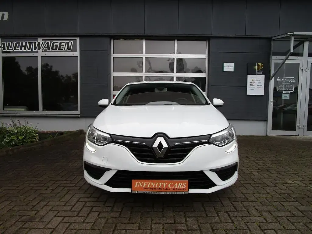 Gebraucht Renault Mégane IV Play 110 PS (80 kW) 2018 Weiß Limousine
