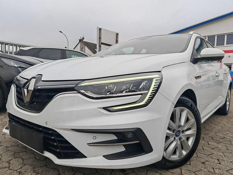 Gebraucht Renault Megane E-Tech 158 PS (116 kW) 2022 Weiß Limousine