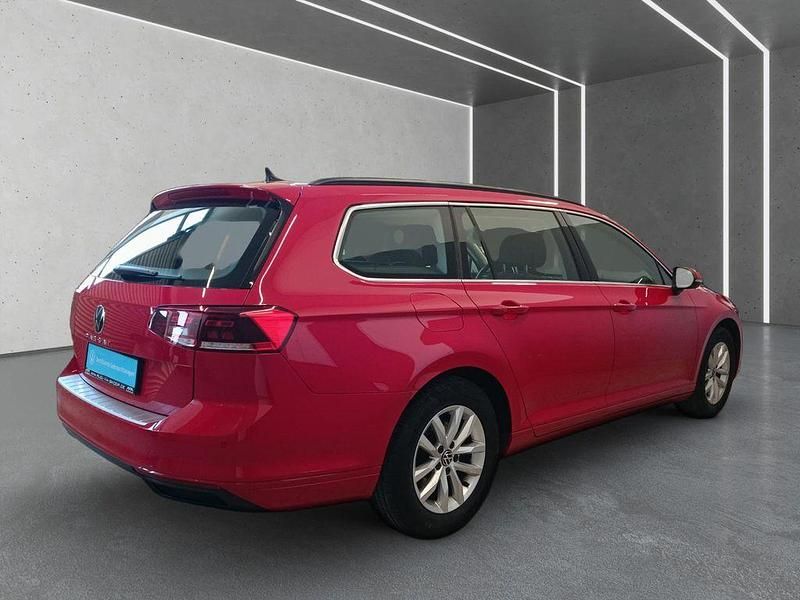 Gebraucht VW Passat Business 122 PS (89 kW) 2023 Rot Kombi