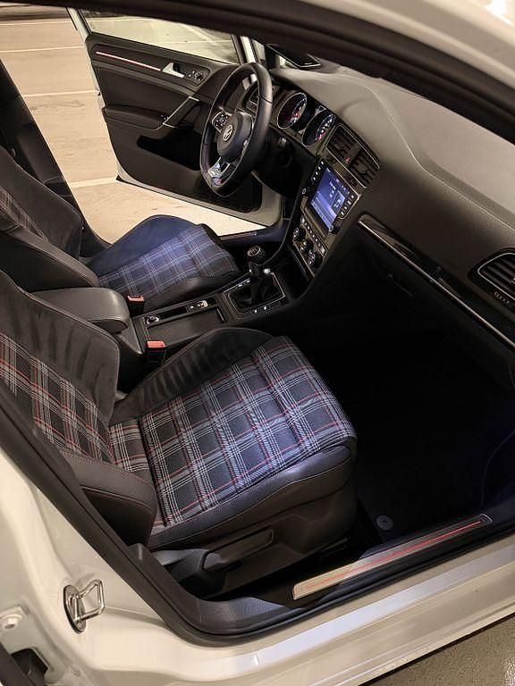 Gebraucht VW Golf VII GTI 220 PS (161 kW) 2014 Weiß Limousine