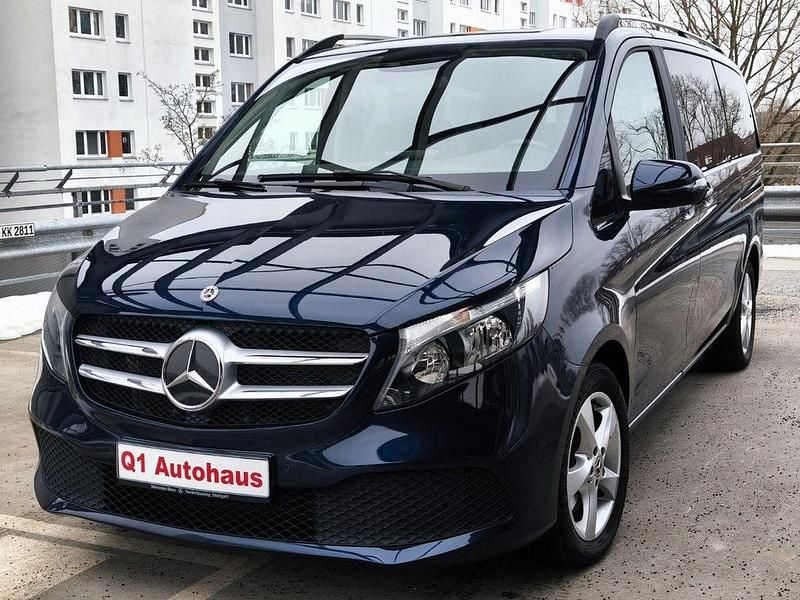 Gebraucht Mercedes V220 163 PS (119 kW) 2020 Blau Van / Kleinbus