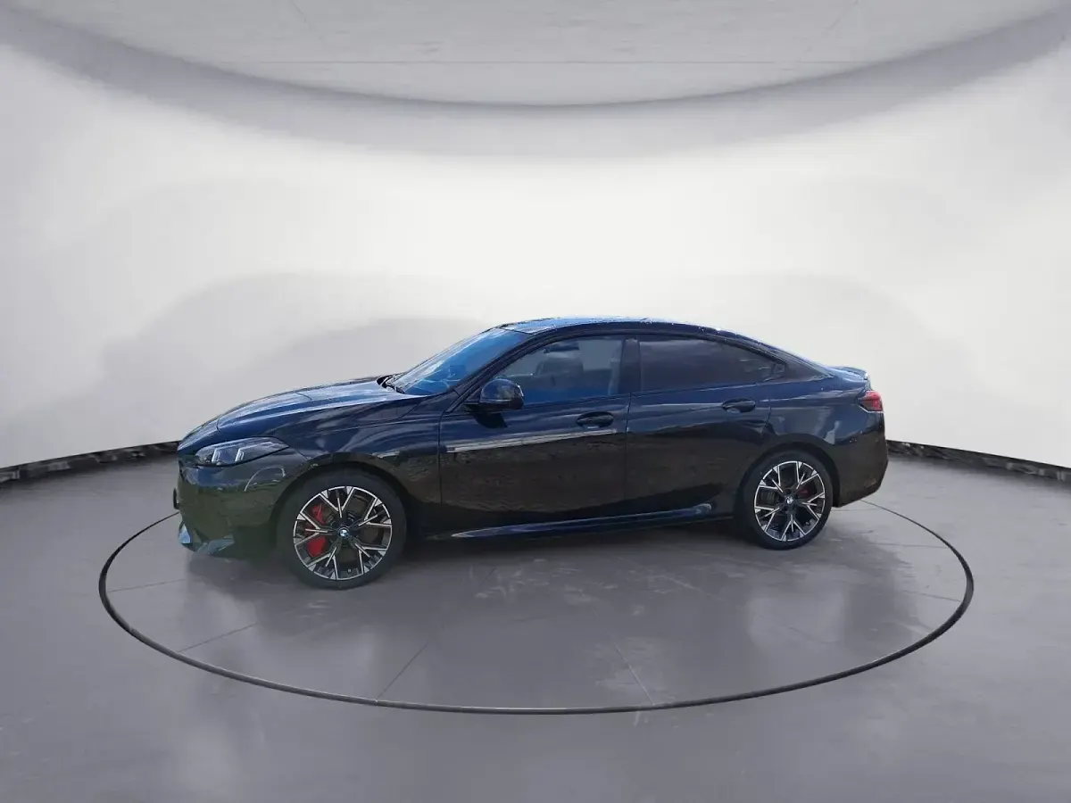 Używany BMW 223 Active Tourer M Sport 204 KM (150 kW) 2025 Minivan
