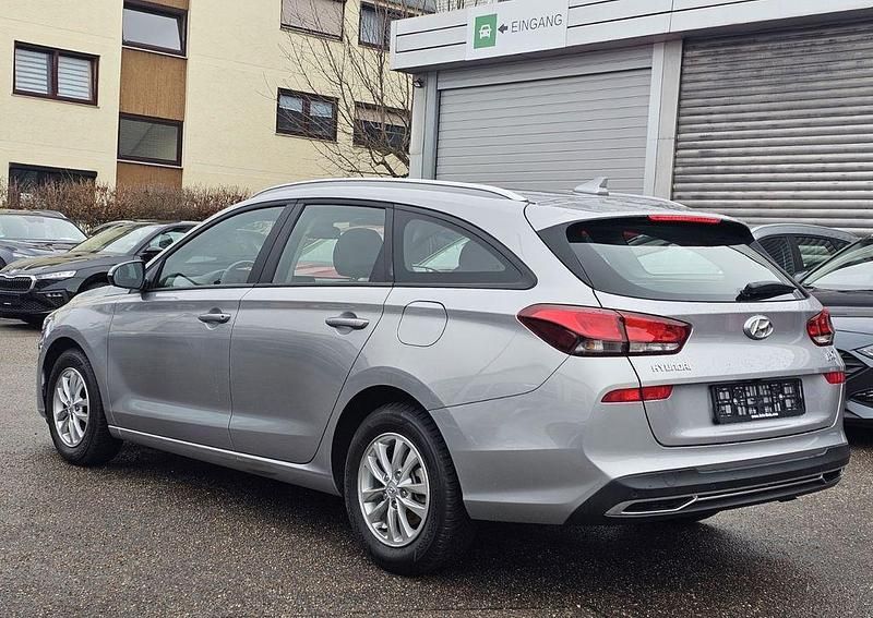Gebraucht Hyundai i30 Comfort 120 PS (88 kW) 2024 Silber Kombi