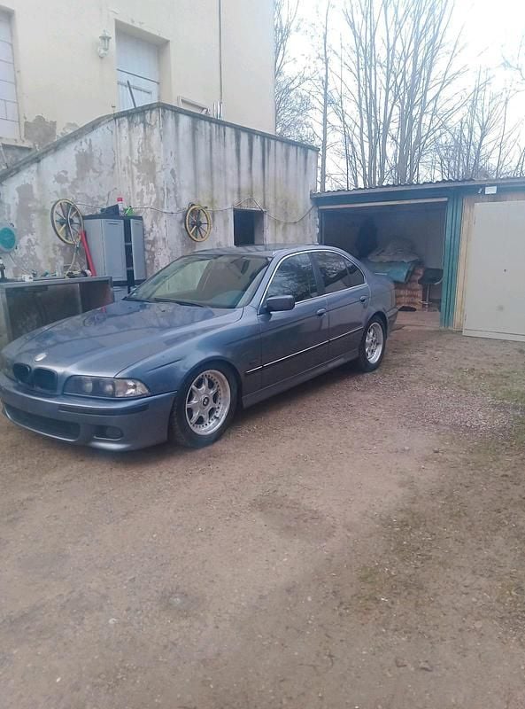 Gebraucht BMW 525 163 PS (119 kW) 2000 Blau Limousine