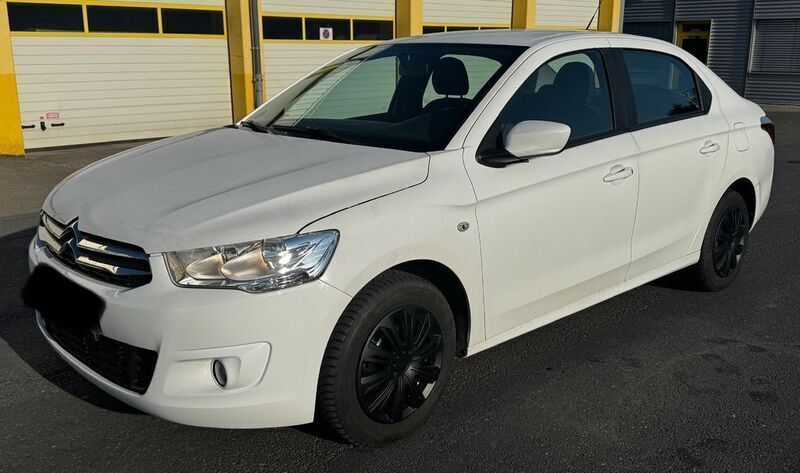 Weiß Gebraucht 2016 Citroën C-Elysee I PureTech Limousine | 5.500 € (Etwas zu teuer) - Bild 1/4