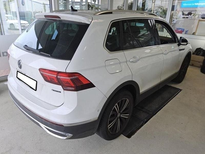 Gebraucht VW Tiguan Elegance 190 PS (139 kW) 2023 Pure white SUV