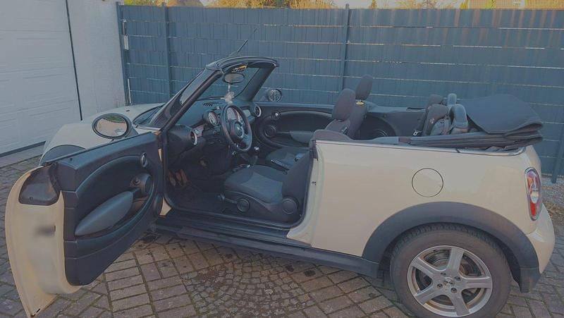 Gebraucht Mini Cooper Cabriolet 98 PS (72 kW) 2012 Weiß Cabrio