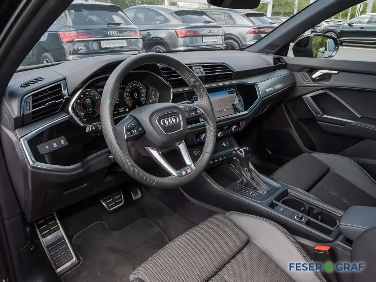 Gebraucht Audi Q3 Sportback S-Line 150 PS (110 kW) 2025 Mythosschwarz metallic SUV