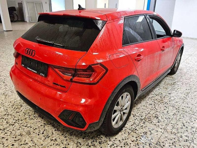 Gebraucht Audi A1 Sportback Basis 110 PS (80 kW) 2023 Misanorot perleffekt Kleinwagen
