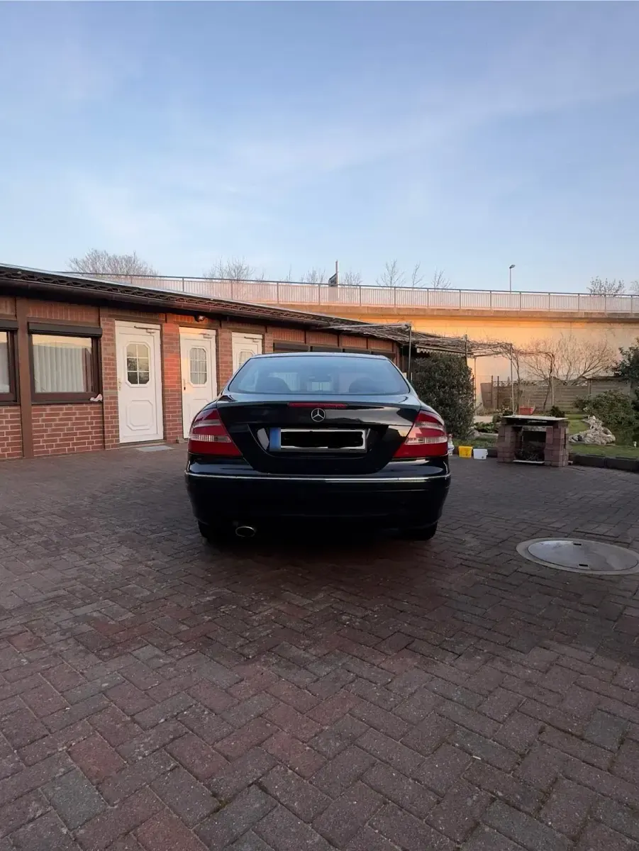 Gebraucht Mercedes CLK230 174 PS (127 kW) 2002 Schwarz Coupé
