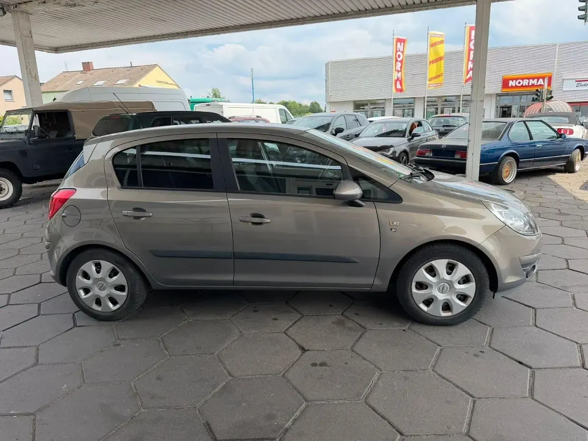 Gebraucht Opel Corsa Edition 69 PS (50 kW) 2010 Kleinwagen
