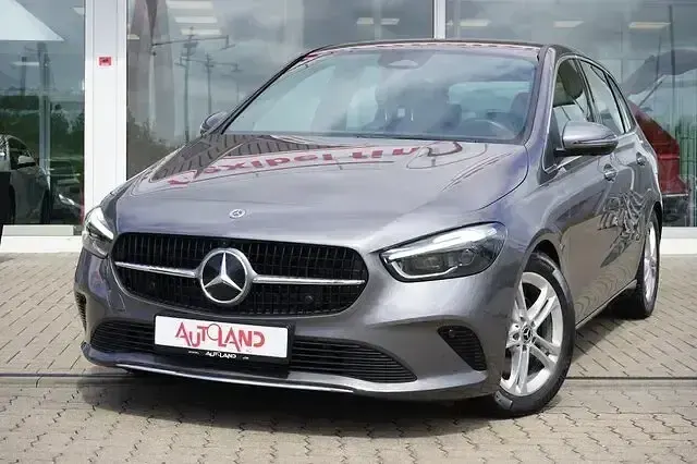Gebraucht Mercedes B220 AMG line 190 PS (139 kW) 2024 Grau Kleinwagen