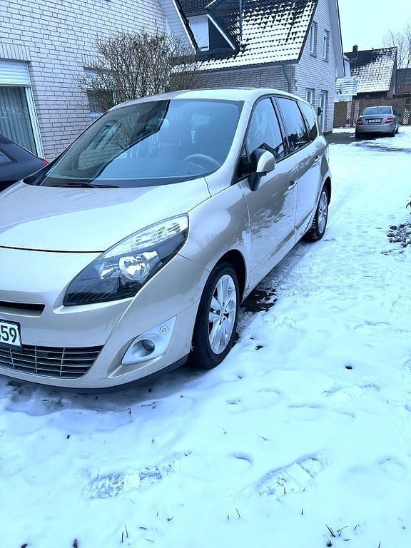 Gebraucht Renault Grand Scénic III Luxe 131 PS (96 kW) 2010 Beige Van / Kleinbus