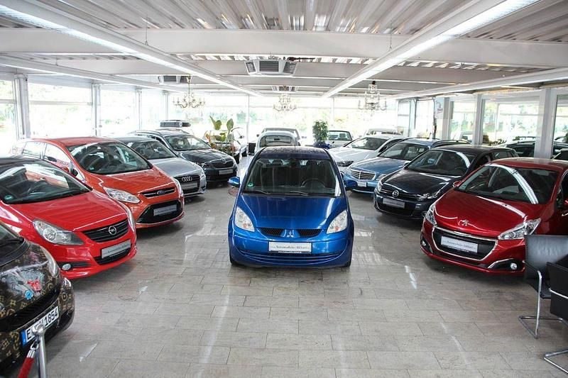 Blau Gebraucht 2006 Mitsubishi Colt Inform Limousine | 1.490 € (Fairer Preis) - Bild 1/4