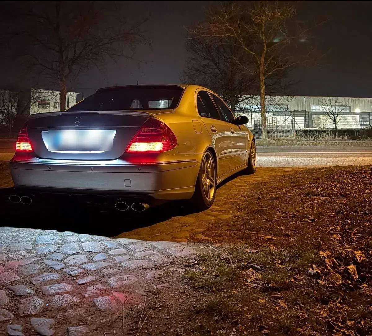 Gebraucht Mercedes E500 306 PS (225 kW) 2005 Silber Limousine