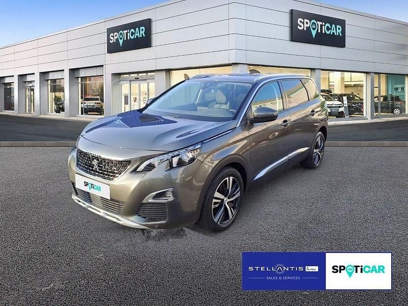 Grau Gebraucht 2020 Peugeot 5008 Allure Van / Kleinbus | 26.980 € - Bild 1/4