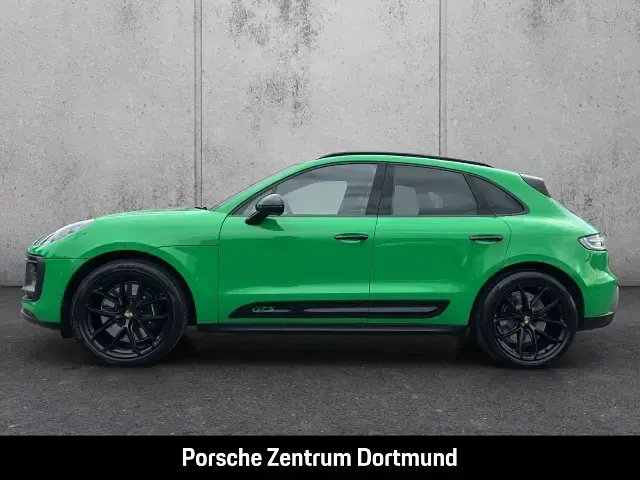 Gebraucht Porsche Macan 441 PS (324 kW) 2023 Pythongrün SUV