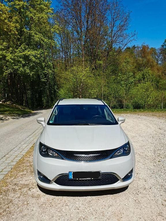 Usado Chrysler Pacifica 291 HP (214 kW) 2017 Branco Monovolume