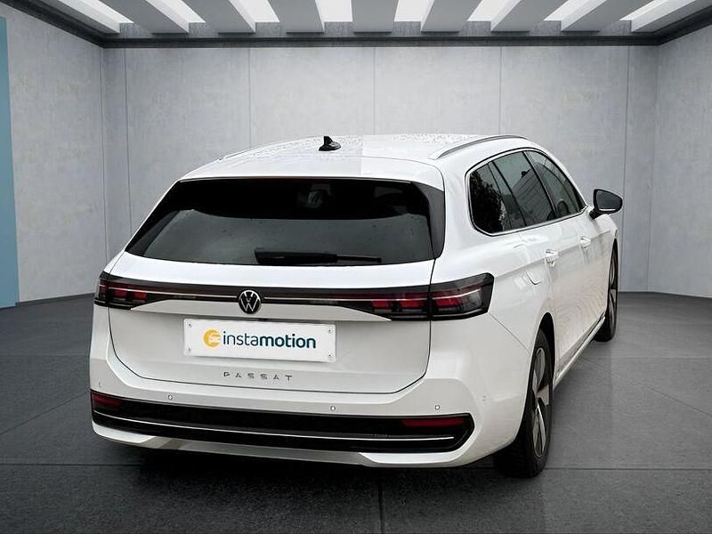 Gebraucht VW Passat 150 PS (110 kW) 2024 Weiß Kombi