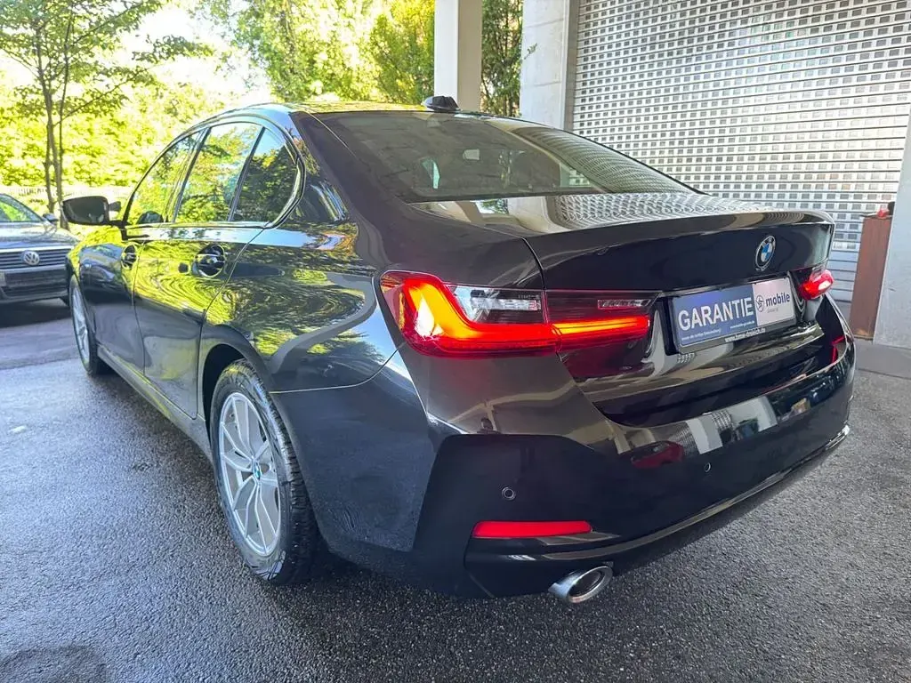 Gebraucht BMW 320 190 PS (139 kW) 2023 Schwarz Limousine