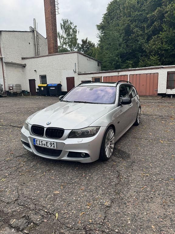 Silber Gebraucht 2008 BMW 330 Performance Kombi | 9.100 € (Fairer Preis) - Bild 1/4
