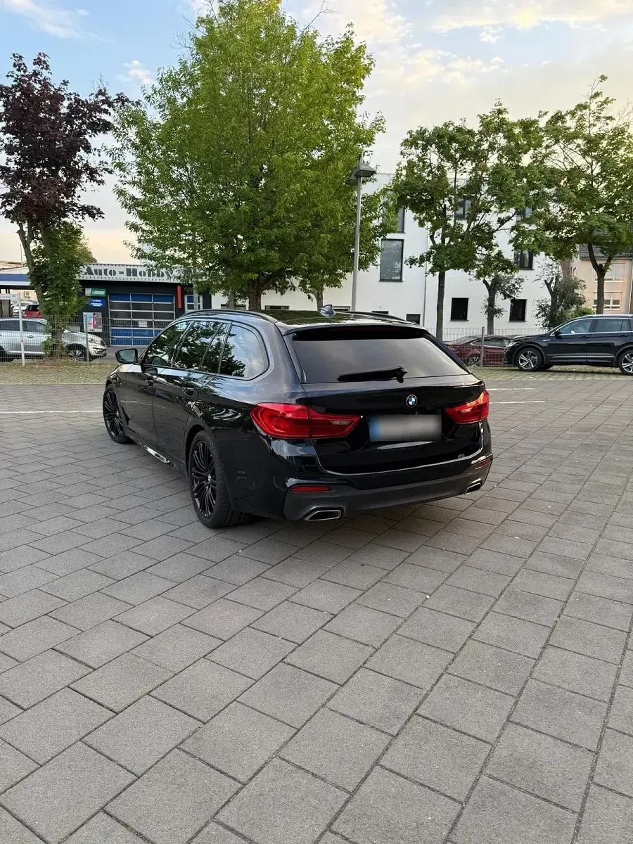 Gebraucht BMW 525 M Sport 231 PS (169 kW) 2019 Schwarz Kombi