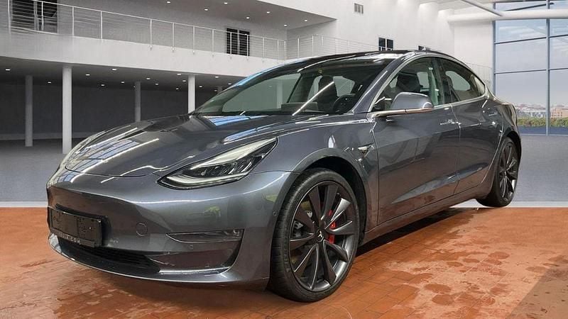 Grau Gebraucht 2020 Tesla Model 3 Long Range AWD Limousine | 25.950 € (Guter Preis) - Bild 1/4