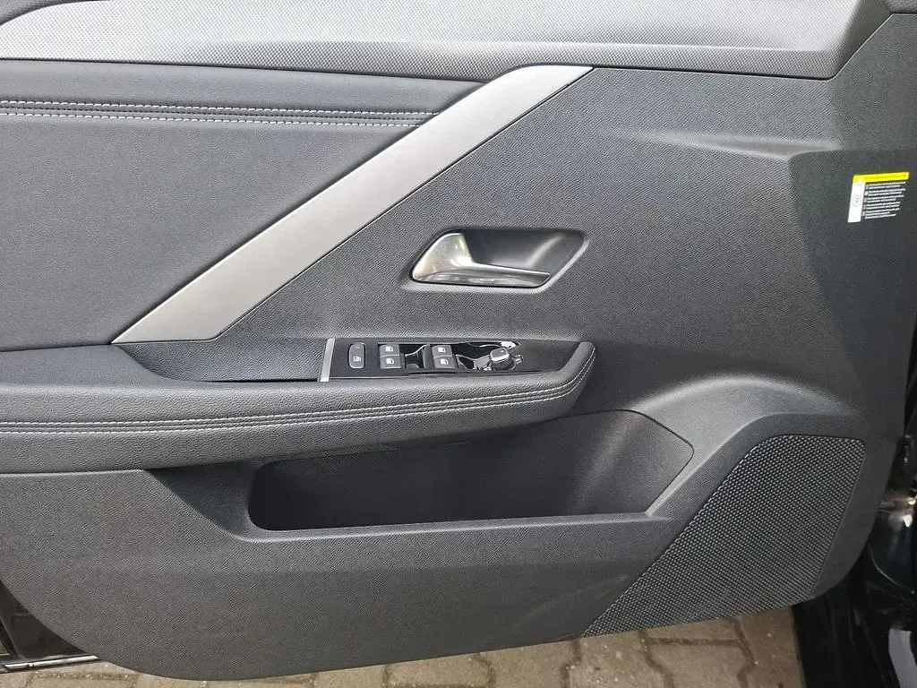 Gebraucht Opel Astra 131 PS (96 kW) 2024 Schwarz Kleinwagen