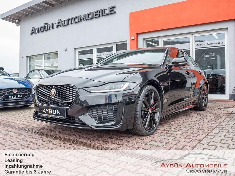 Gebraucht Jaguar XE R-Dynamic 250 PS (183 kW) 2021 Santorini black Limousine