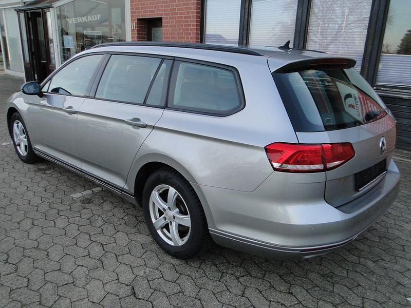 Gebraucht VW Passat Trendline 120 PS (88 kW) 2016 Silber Kombi