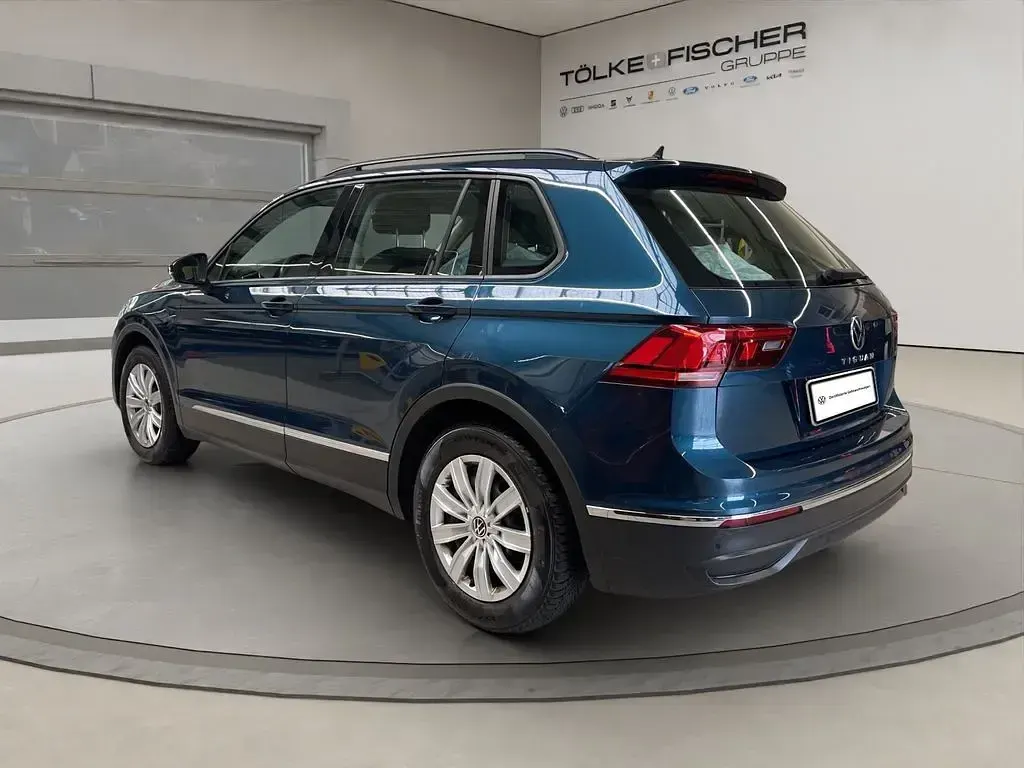 Gebraucht VW Tiguan Life 150 PS (110 kW) 2022 Blau SUV