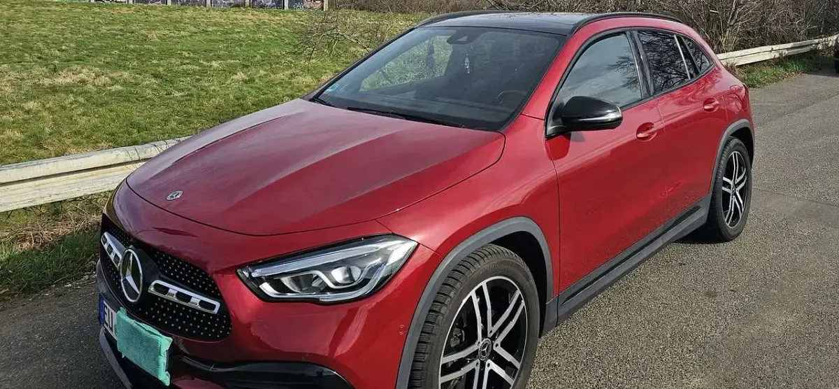 Gebraucht Mercedes GLA250 Edition 224 PS (164 kW) 2022 Rot SUV