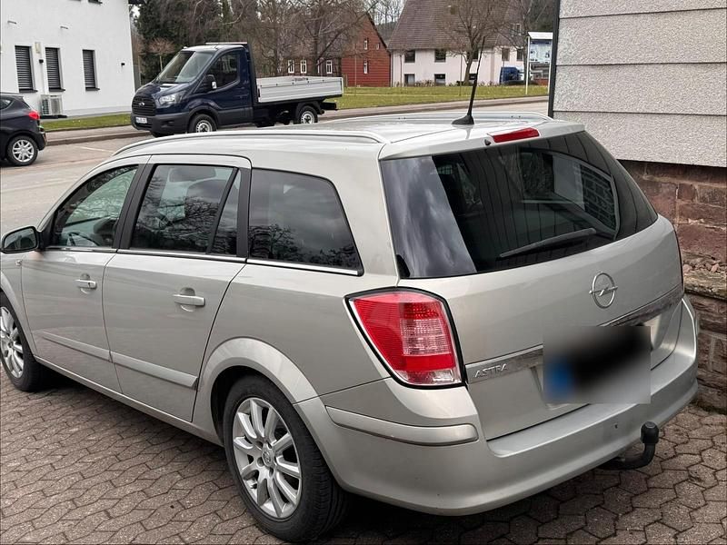 Gebraucht Opel Astra Sport 141 PS (103 kW) 2007 Grau Kombi